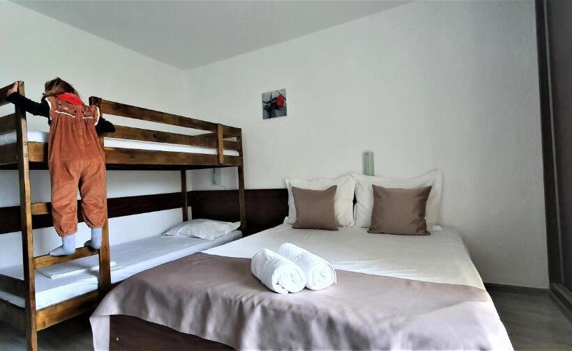 ファミリールーム, Complex Mediteranean Mamaia