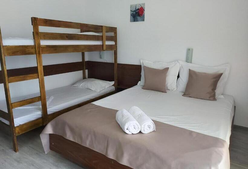 ファミリールーム, Complex Mediteranean Mamaia