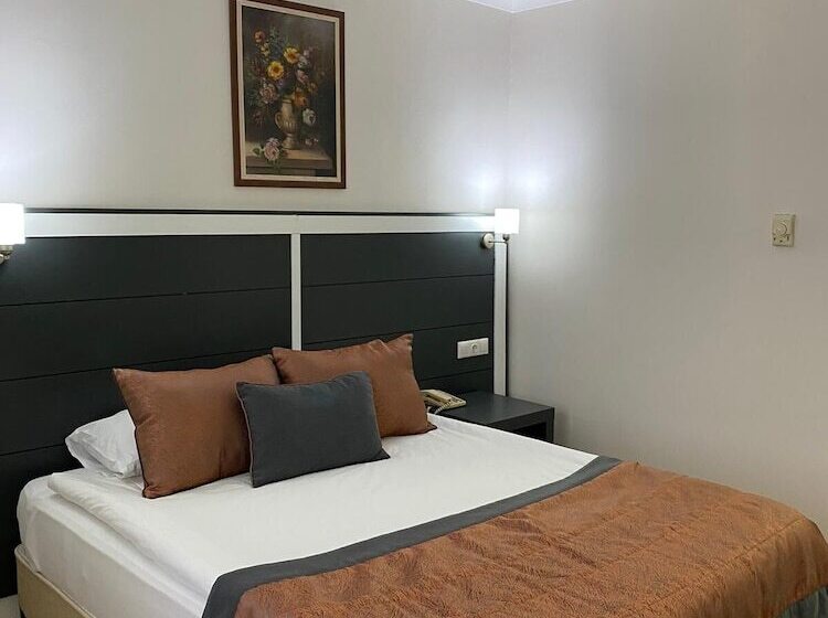 Quarto standart individual, Dafne