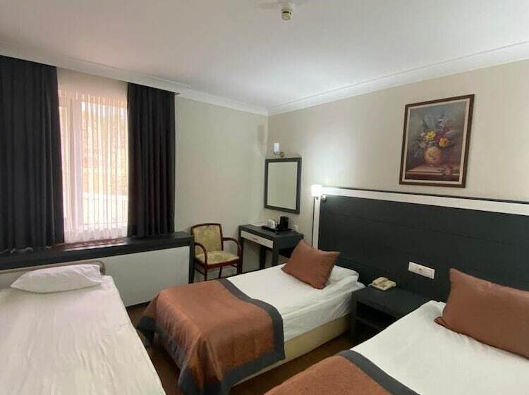 Quarto Triplo Standart, Dafne