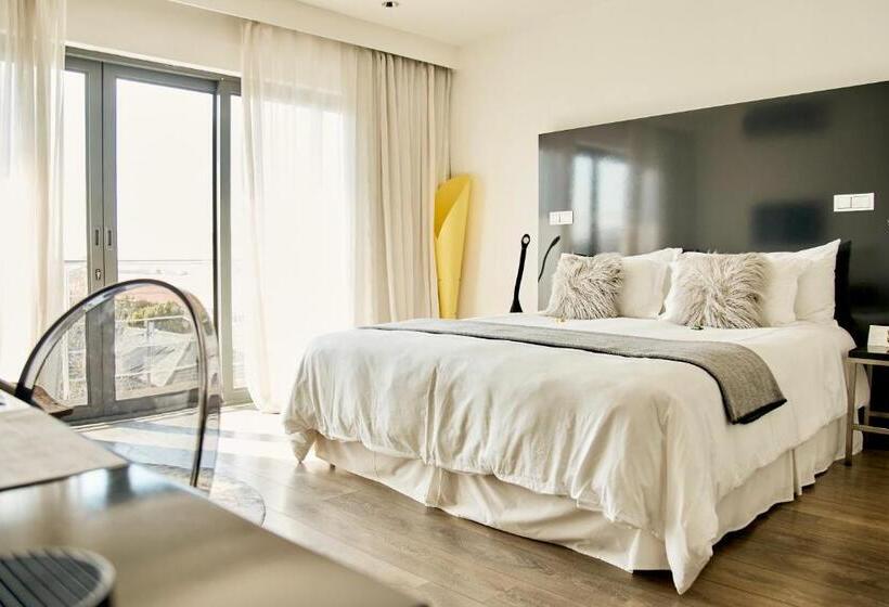 اتاق لوکس با بالکن, Dysart Boutique Hotel   Solar Power