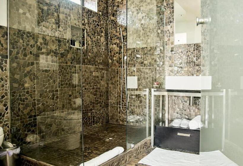 インサイドデラックスルーム, Dysart Boutique Hotel Solar Power