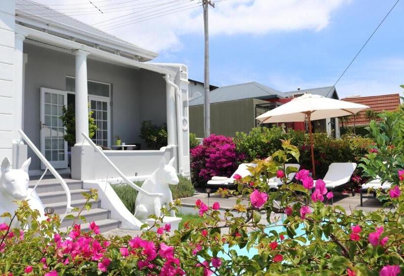 اتاق لوکس با بالکن, Dysart Boutique Hotel   Solar Power