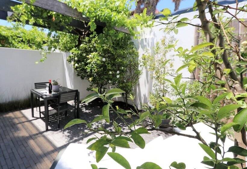 اتاق داخلی دلوکس, Dysart Boutique Hotel   Solar Power