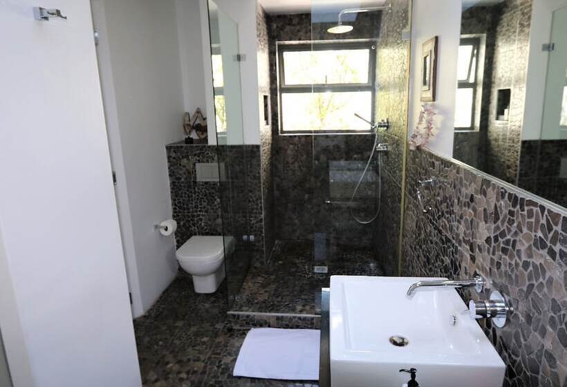 اتاق داخلی دلوکس, Dysart Boutique Hotel   Solar Power