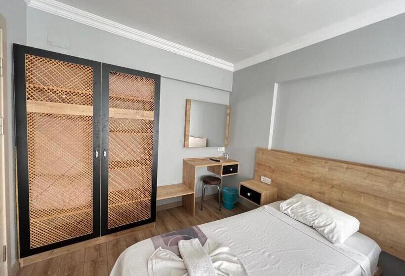 Quarto Triplo Estandar, Ibrahim Bey