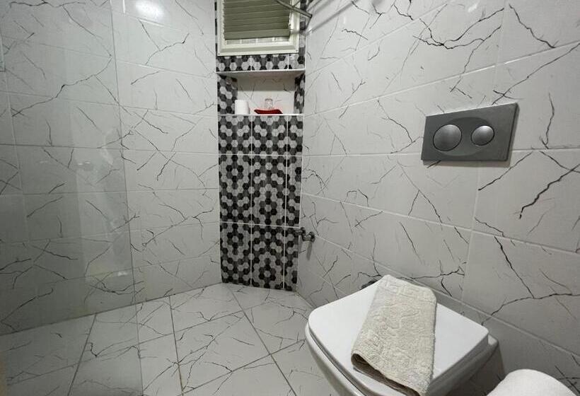 Quarto Triplo Estandar, Ibrahim Bey