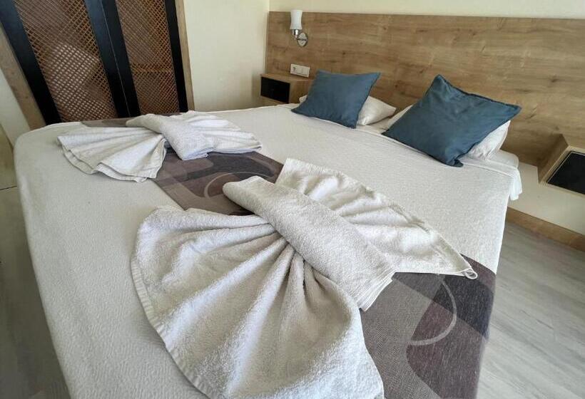 חדר דלוקס נוף לים, Ibrahim Bey