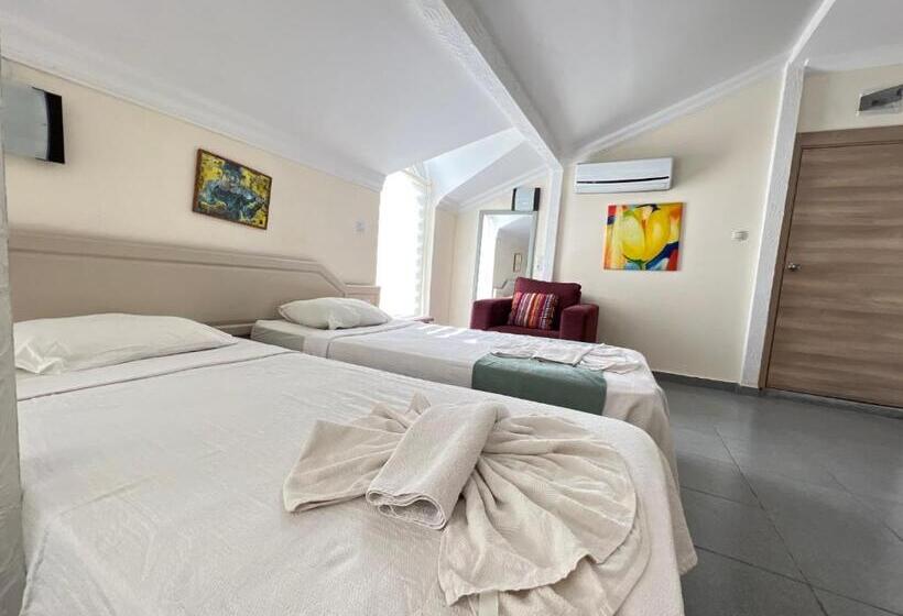 חדר סטנדרט לארבעה, Ibrahim Bey