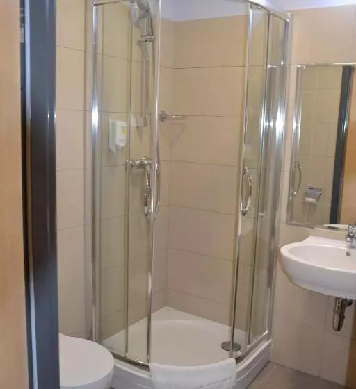Basic Kolmen Hengen Huone, Kolna