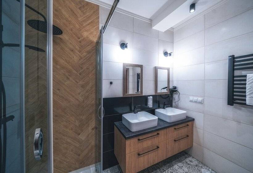 استودیوی لوکس, Kompleks Antałówka Termy & Med