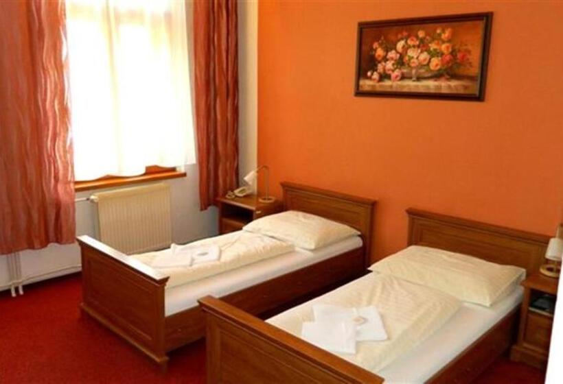 غرفة قياسية, Maria