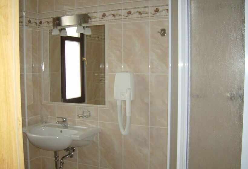 غرفة قياسية فردية, Maria