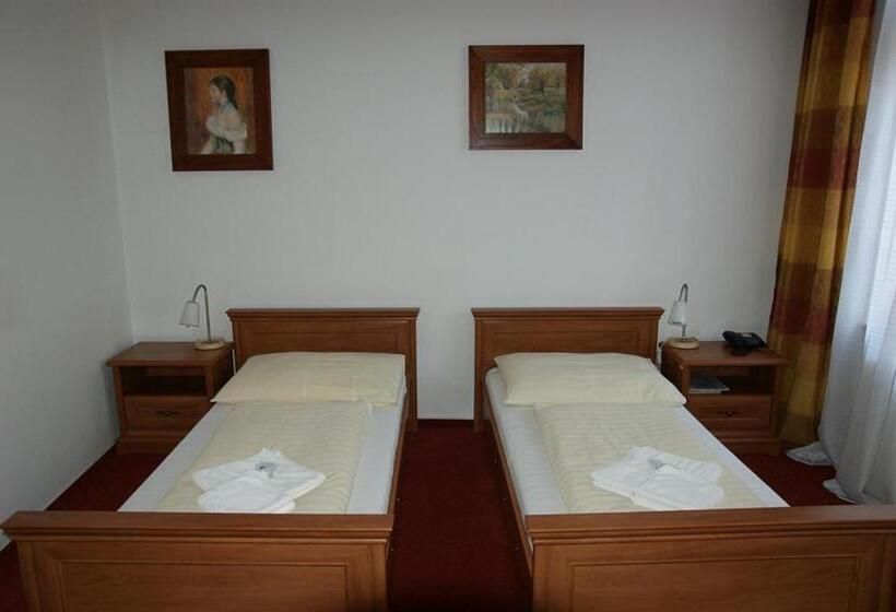 غرفة قياسية, Maria