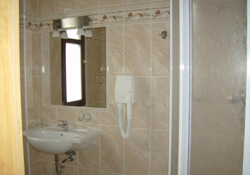 غرفة قياسية فردية, Maria