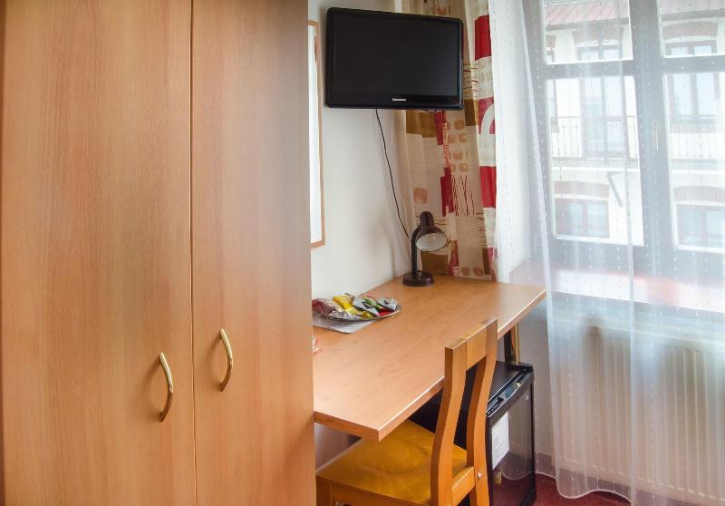 غرفة قياسية فردية, Maria