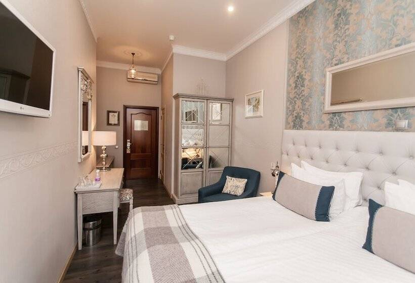 غرفة قياسية مطلّة علي النهر, Pushka Inn