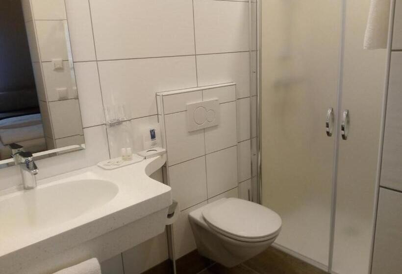 스탠다드 트리플 룸, Restaurant Zum Schwan