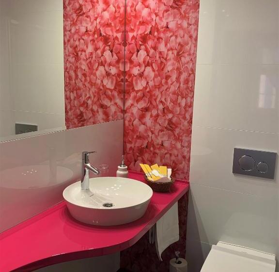 اتاق لوکس, Solaris