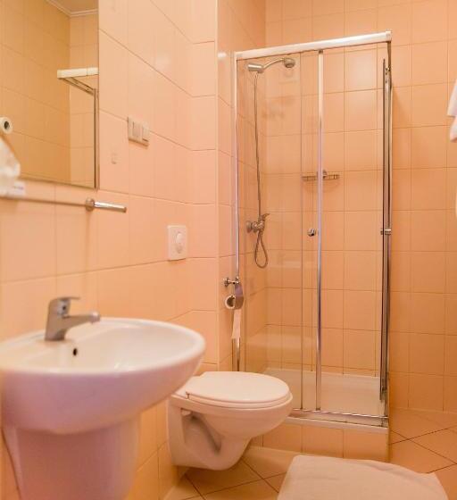 חדר משפחתי, Solny