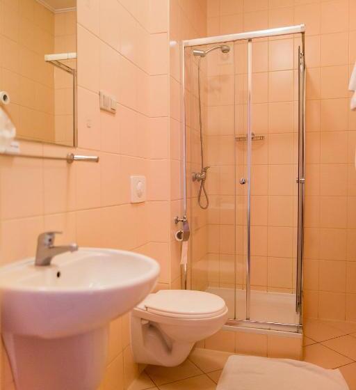 חדר יחיד בסיסי, Solny