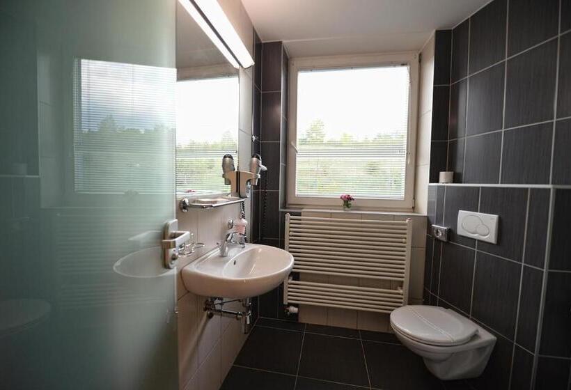 스탠다드 룸, Vaka