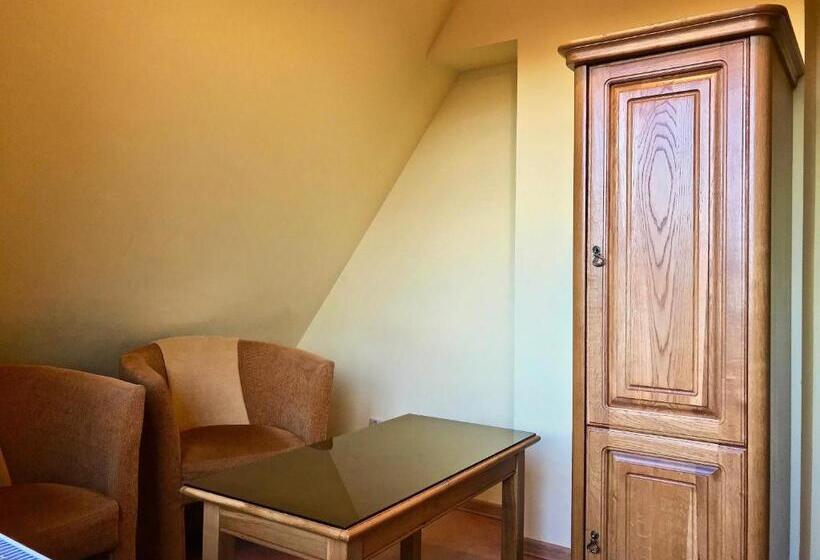 ペントハウスルーム, Willa Wisienka