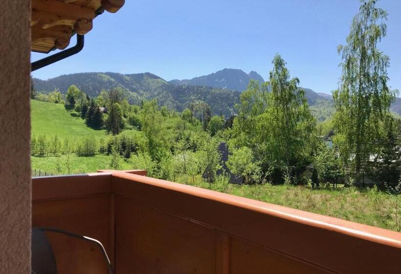 マウンテンビュースタンダードルーム, Willa Wisienka