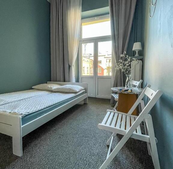 带共用浴室的标准房间, Moon Hostel Warszawa