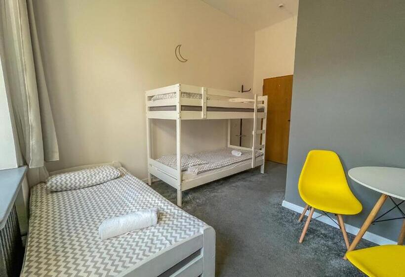 标准三人间, Moon Hostel Warszawa