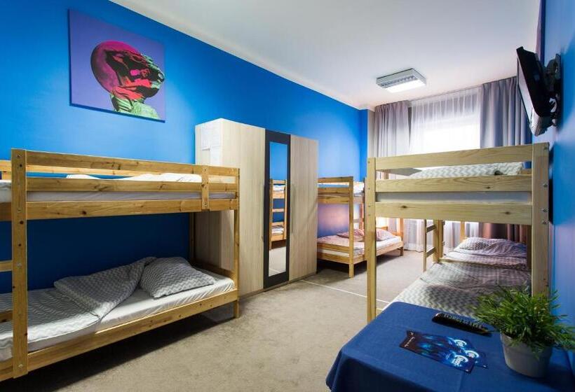 共用房间的床, Moon Hostel Warszawa