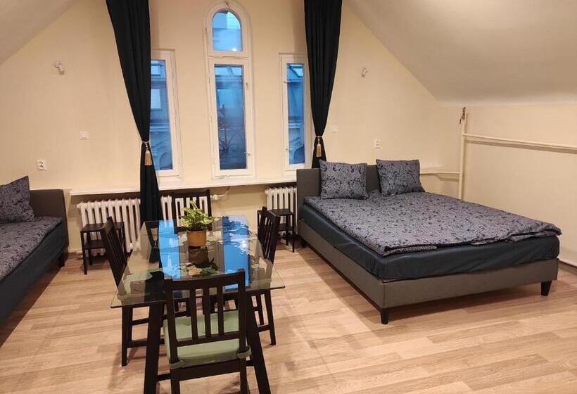 Четырехместный Номер Deluxe, Moon Hostel Warszawa