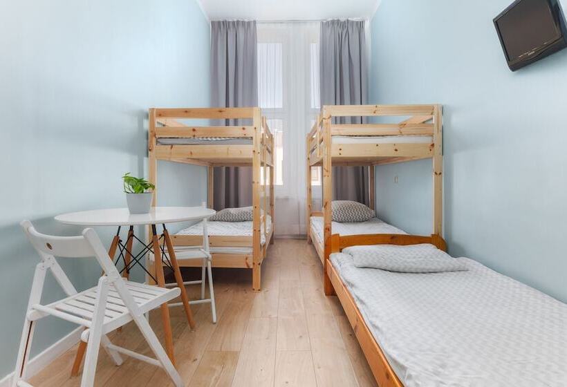 共用房间的床, Moon Hostel Warszawa
