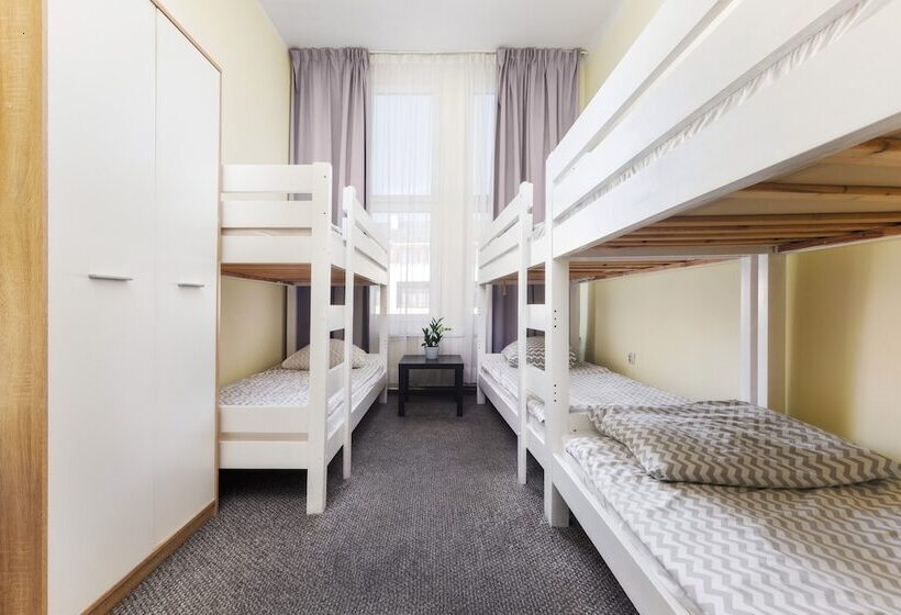 Кровать в Общей Комнате, Moon Hostel Warszawa