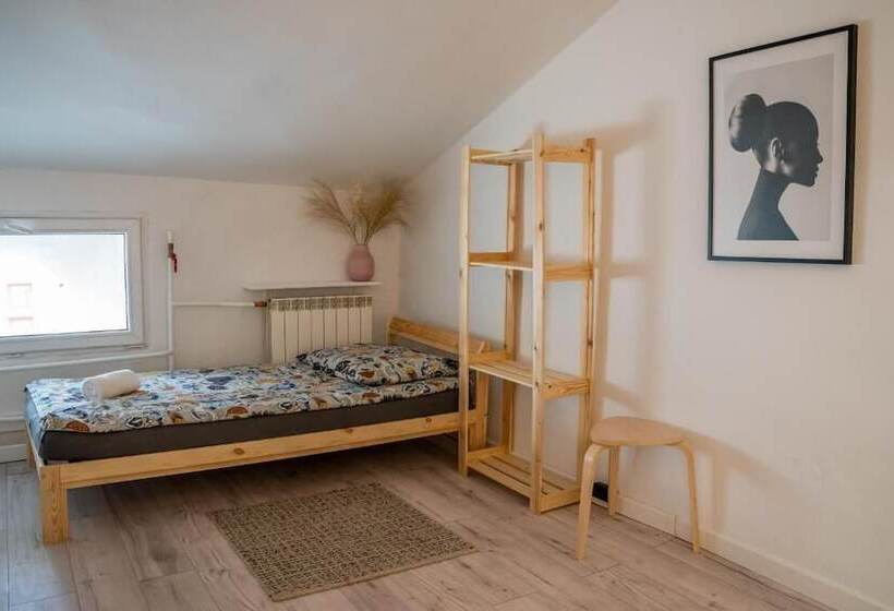 标准单人间共用浴室, Moon Hostel Warszawa