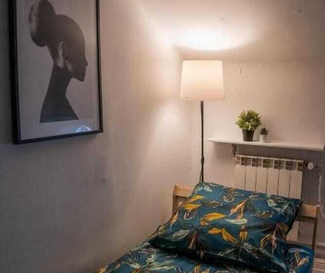 标准单人间共用浴室, Moon Hostel Warszawa