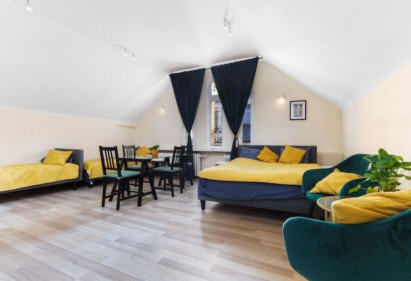 Четырехместный Номер Deluxe, Moon Hostel Warszawa
