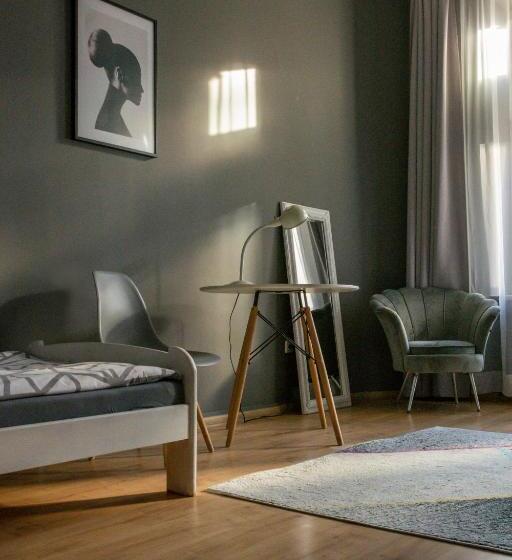 带共用浴室的标准房间, Moon Hostel Warszawa