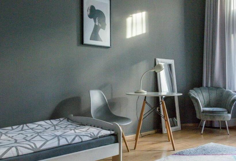 Номер Стандарт Совместная Ванная, Moon Hostel Warszawa