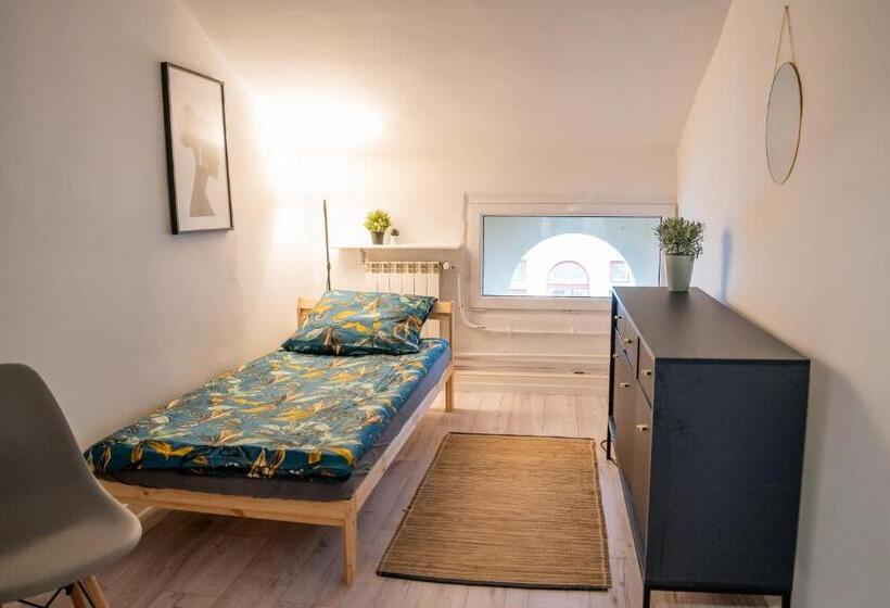 标准单人间共用浴室, Moon Hostel Warszawa