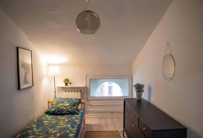 Номер Стандарт Индивидуальный Совместная Ванная, Moon Hostel Warszawa