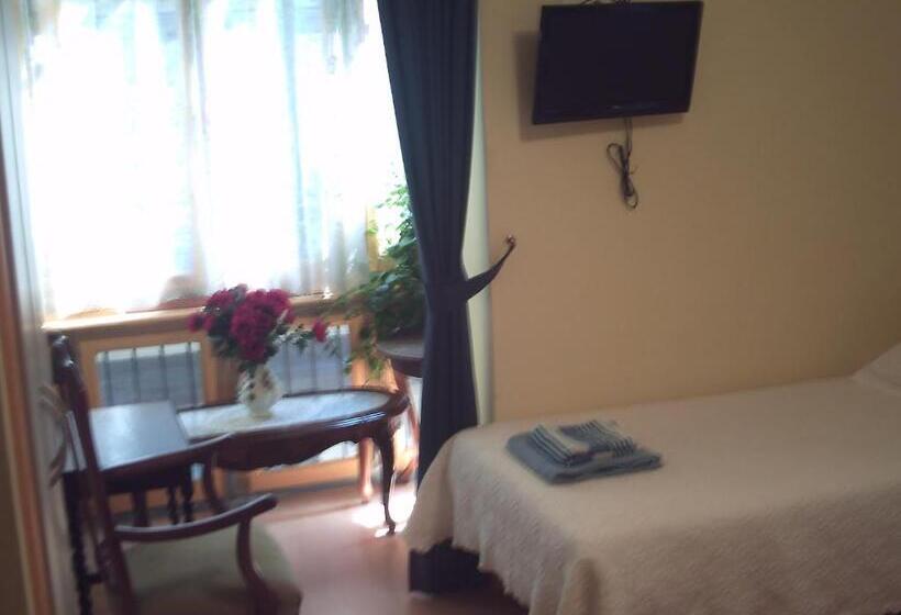 غرفة قياسية حمام مشترك, Pensión La Marinera