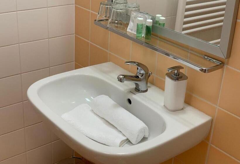 디럭스 룸, Pension Edison