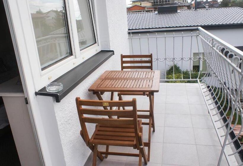 اتاق استاندارد سه نفره, Villa Kava