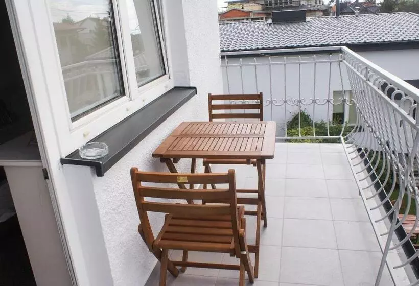 Standard Kolmen Hengen Huone, Villa Kava