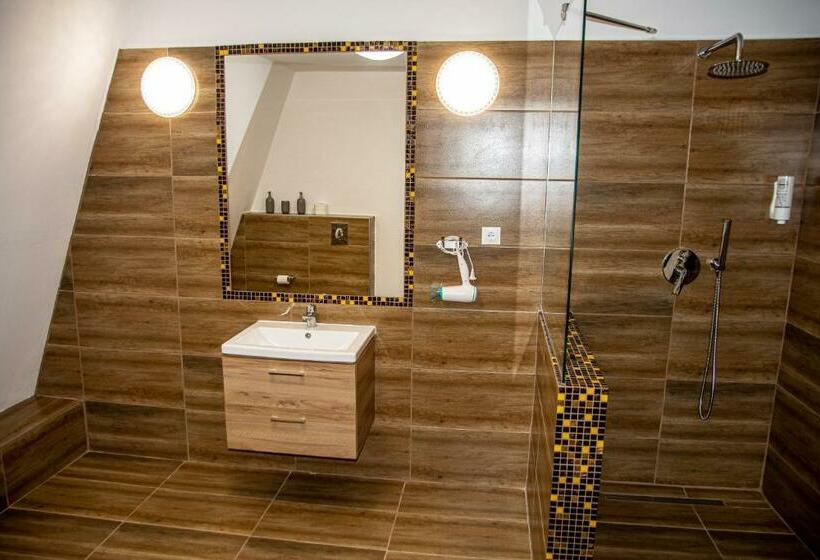 标准间, Villa Santa Maria