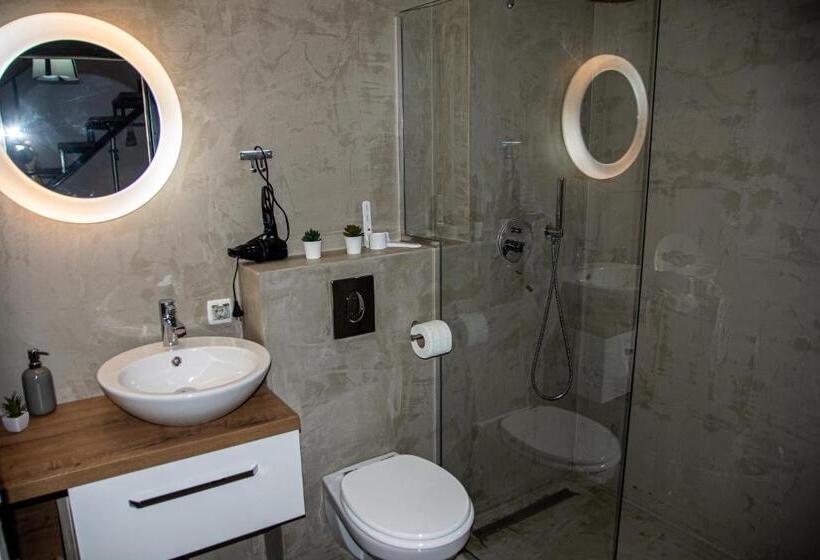 家庭间, Villa Santa Maria