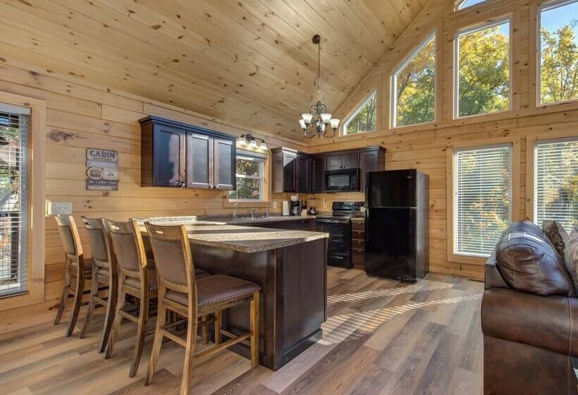 小室, Overlooking Adventure By Jackson Mountain Rentals