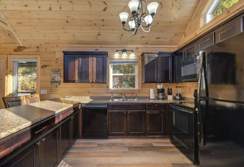 小室, Overlooking Adventure By Jackson Mountain Rentals