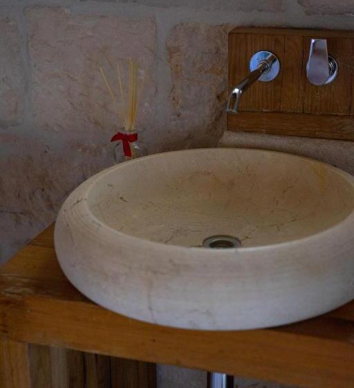 高级套房带海景, Vrnik Arts Club